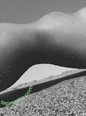  nude photo #0006