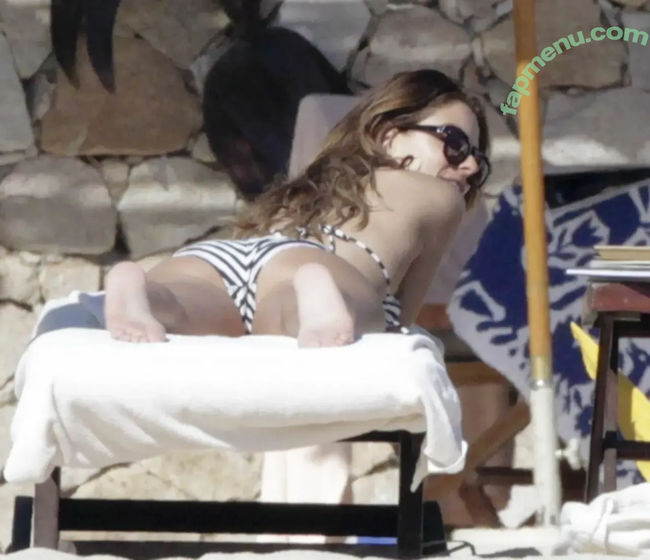 Maria Menounos nude photo #0352 (MenounosBooty / mariamenounos)