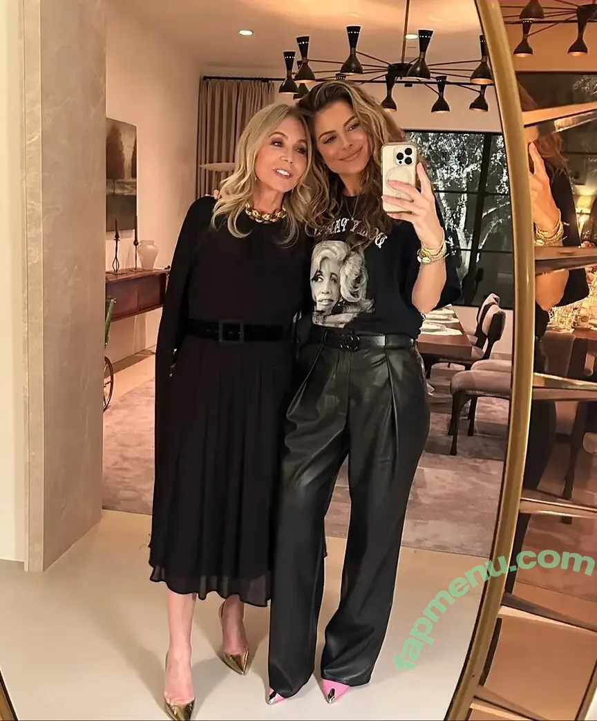 Maria Menounos nude photo #0645 (MenounosBooty / mariamenounos)