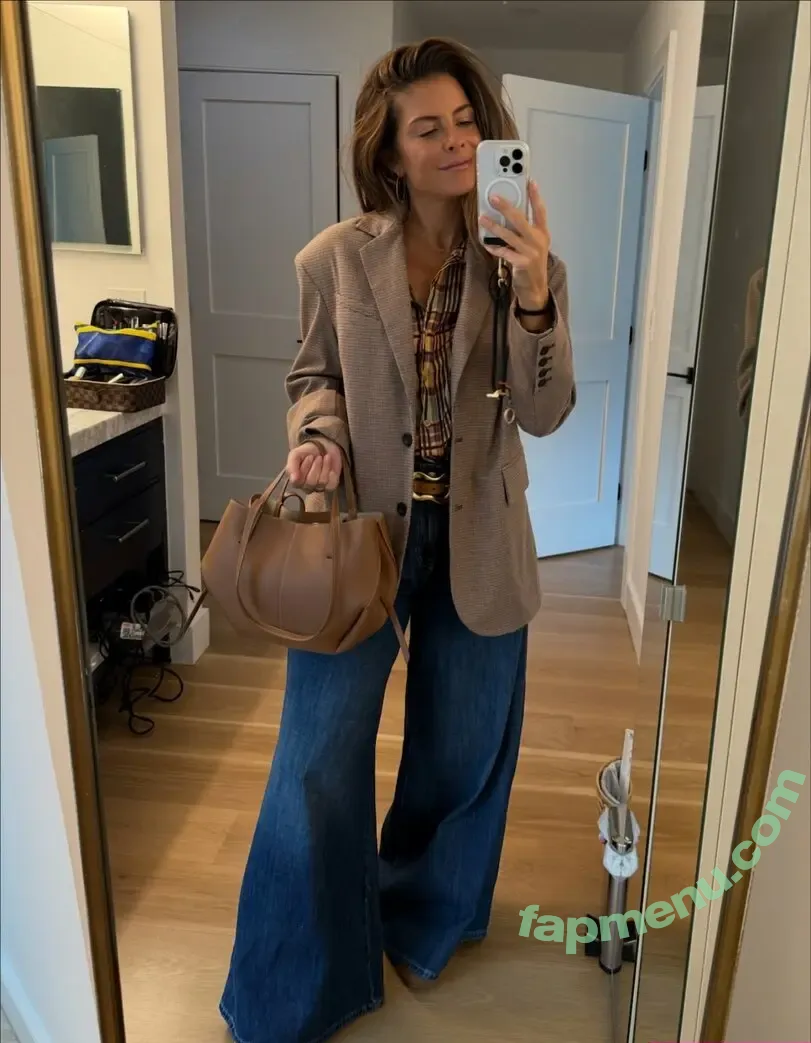 Maria Menounos nude photo #0659 (MenounosBooty / mariamenounos)