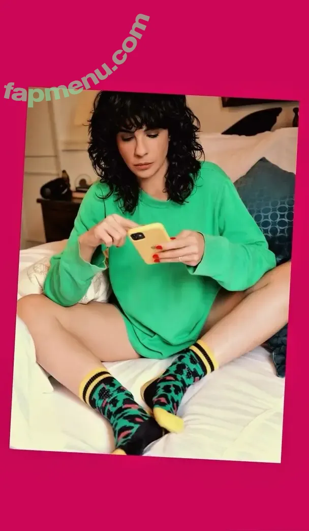 Maria Ribeiro nude photo #0084 (mariaaribeiro)