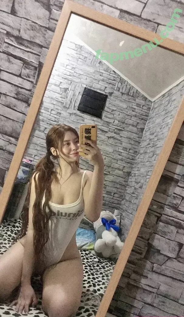 Mariaeloise nude photo #0002 (Mariaeloise)