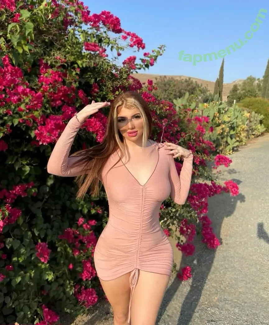 Mariah nude photo #0029 (mor3ofmariah / moreofmariah)