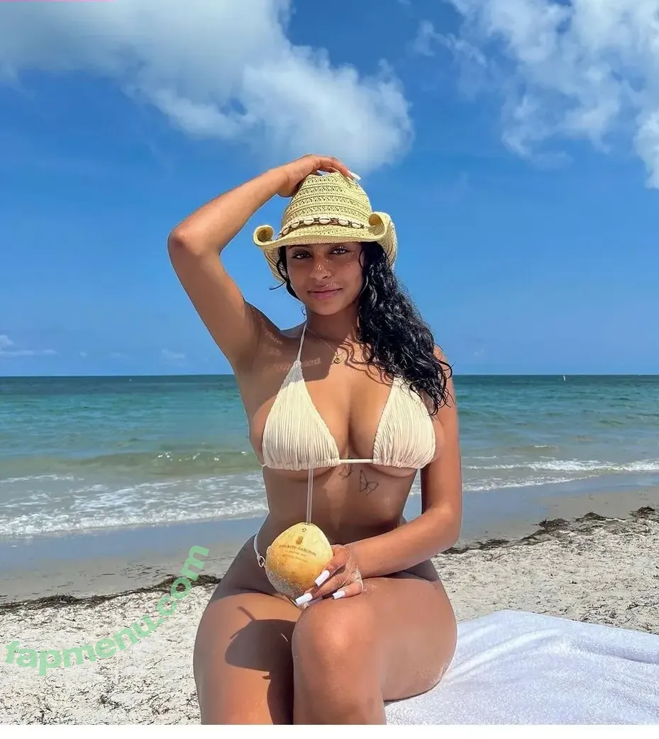Mariahellie nude photo #0009 (mariah / mariahellienma / mariam)