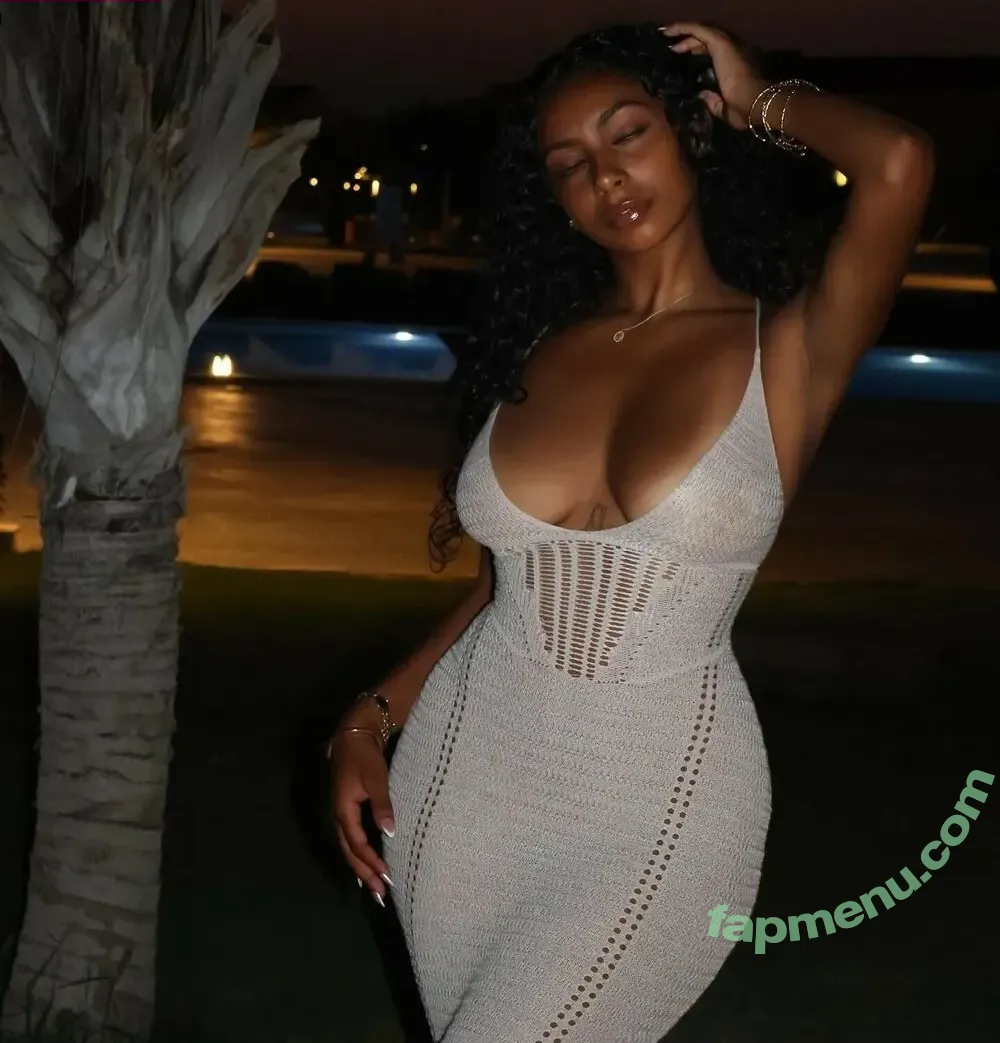 Mariahellie nude photo #0069 (mariah / mariahellienma / mariam)