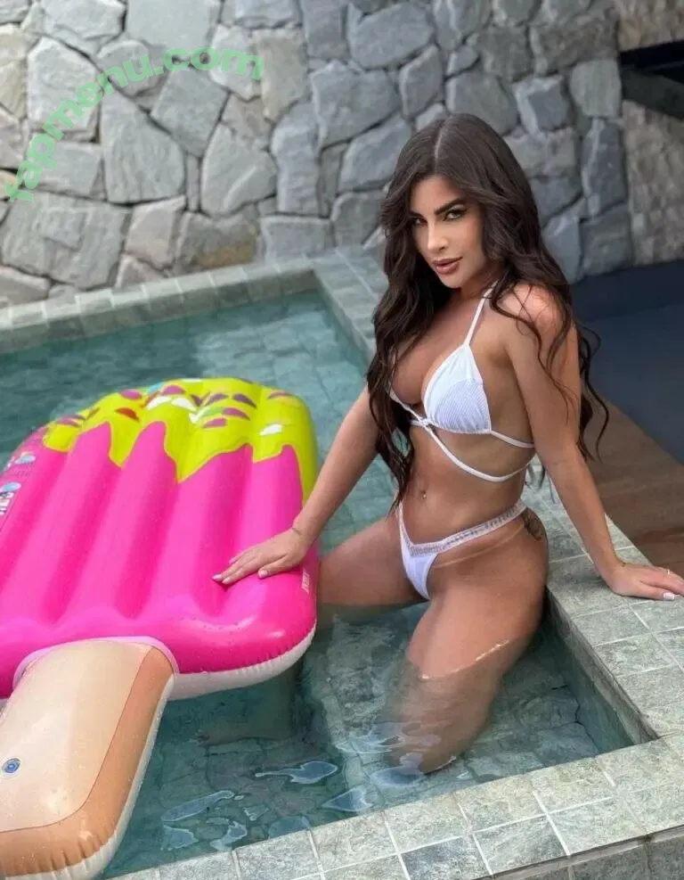 Mariana Marquini nude photo #0001 (Mariana Marquini)