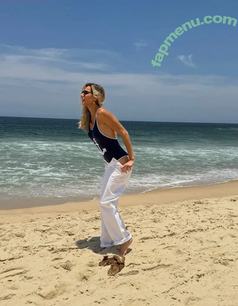 Mariana Weickert nude photo #0027 (mariweickert)