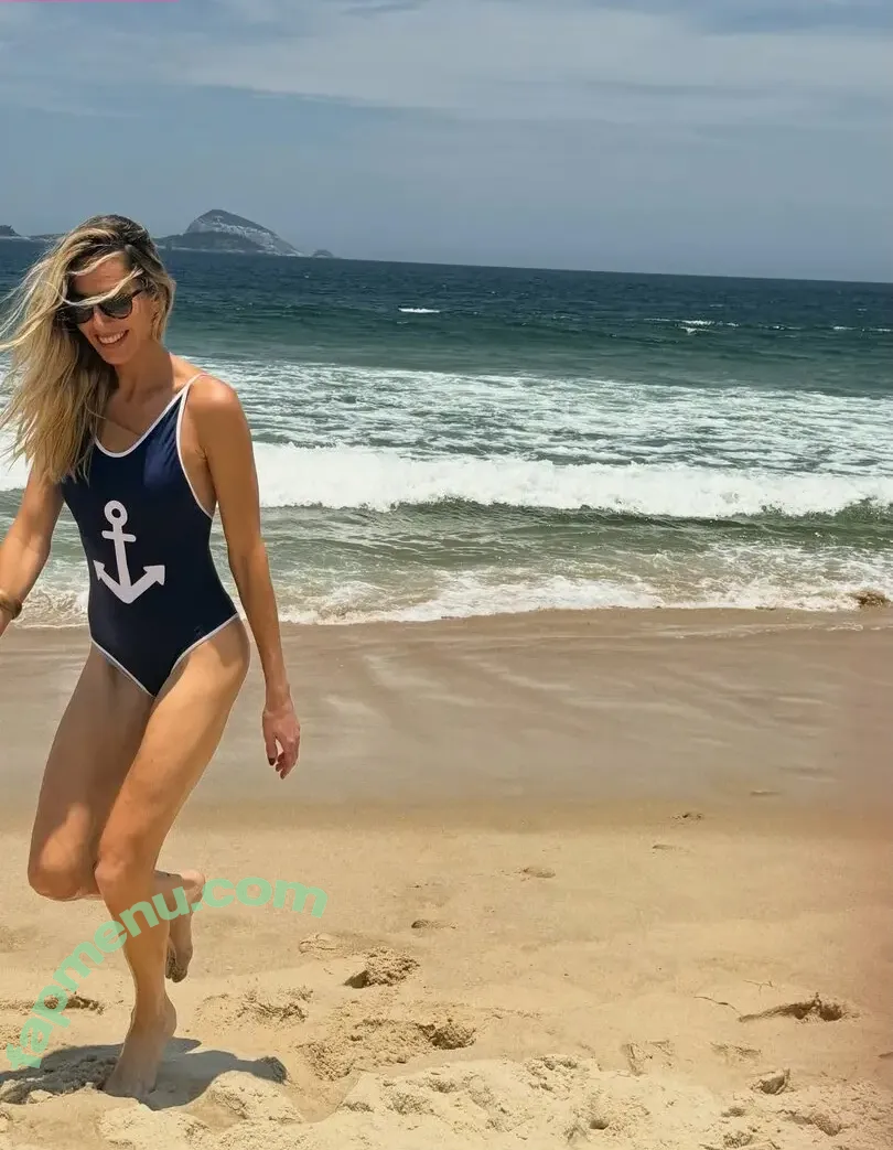 Mariana Weickert nude photo #0030 (mariweickert)