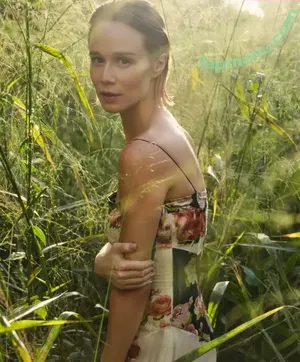 Mariana Ximenes / marixioficial nude photo #0238