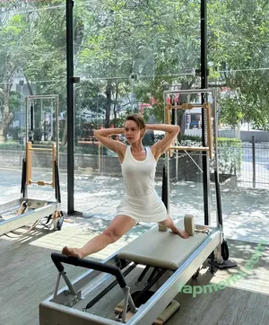 Mariana Ximenes / marixioficial nude photo #0271