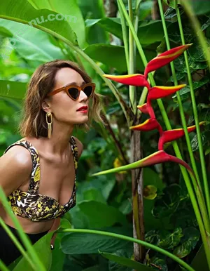 Mariana Ximenes / marixioficial nude photo #0276