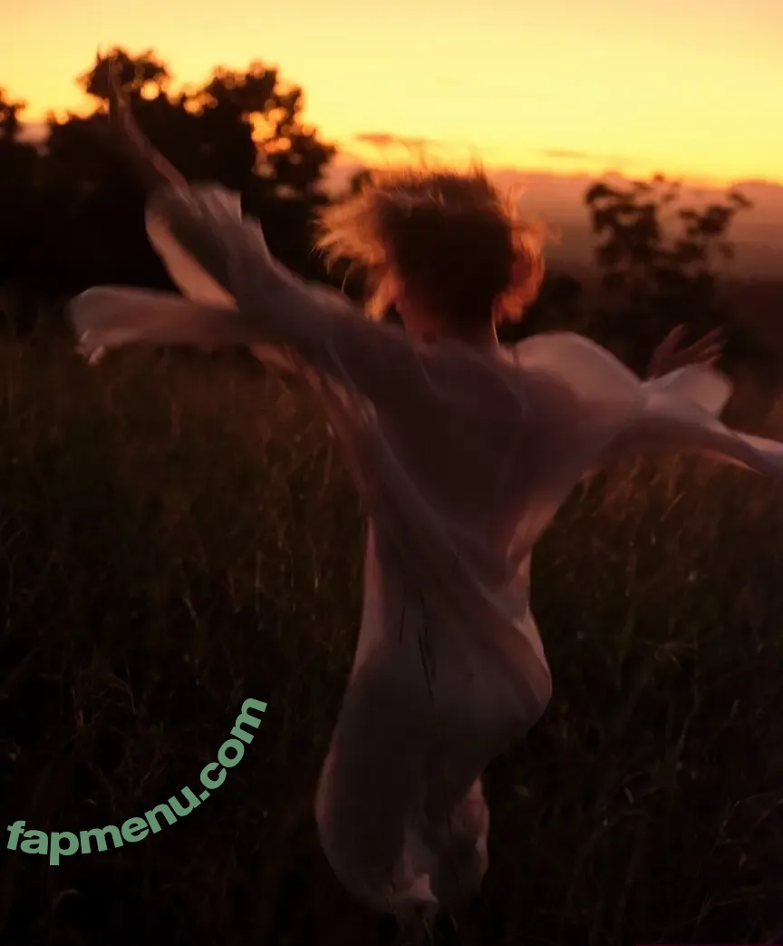 Mariana Ximenes nude photo #0241 (marixioficial)