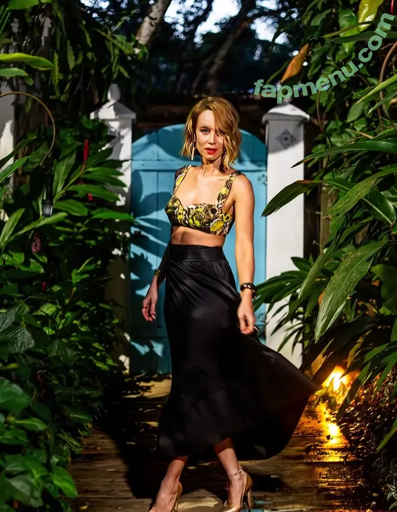 Mariana Ximenes nude photo #0275 (marixioficial)