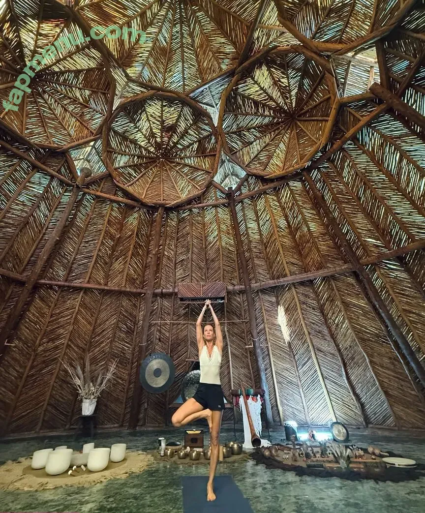 Mariana Ximenes nude photo #0284 (marixioficial)