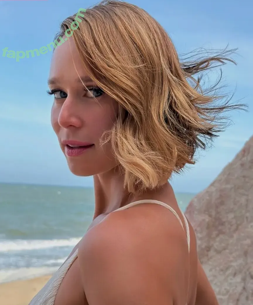 Mariana Ximenes nude photo #0299 (marixioficial)