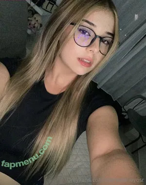 Marianahoyosr / Marianahoyos_r nude photo #0005