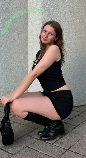 Marianne Filiatrault / marianne.filia nude photo #0004