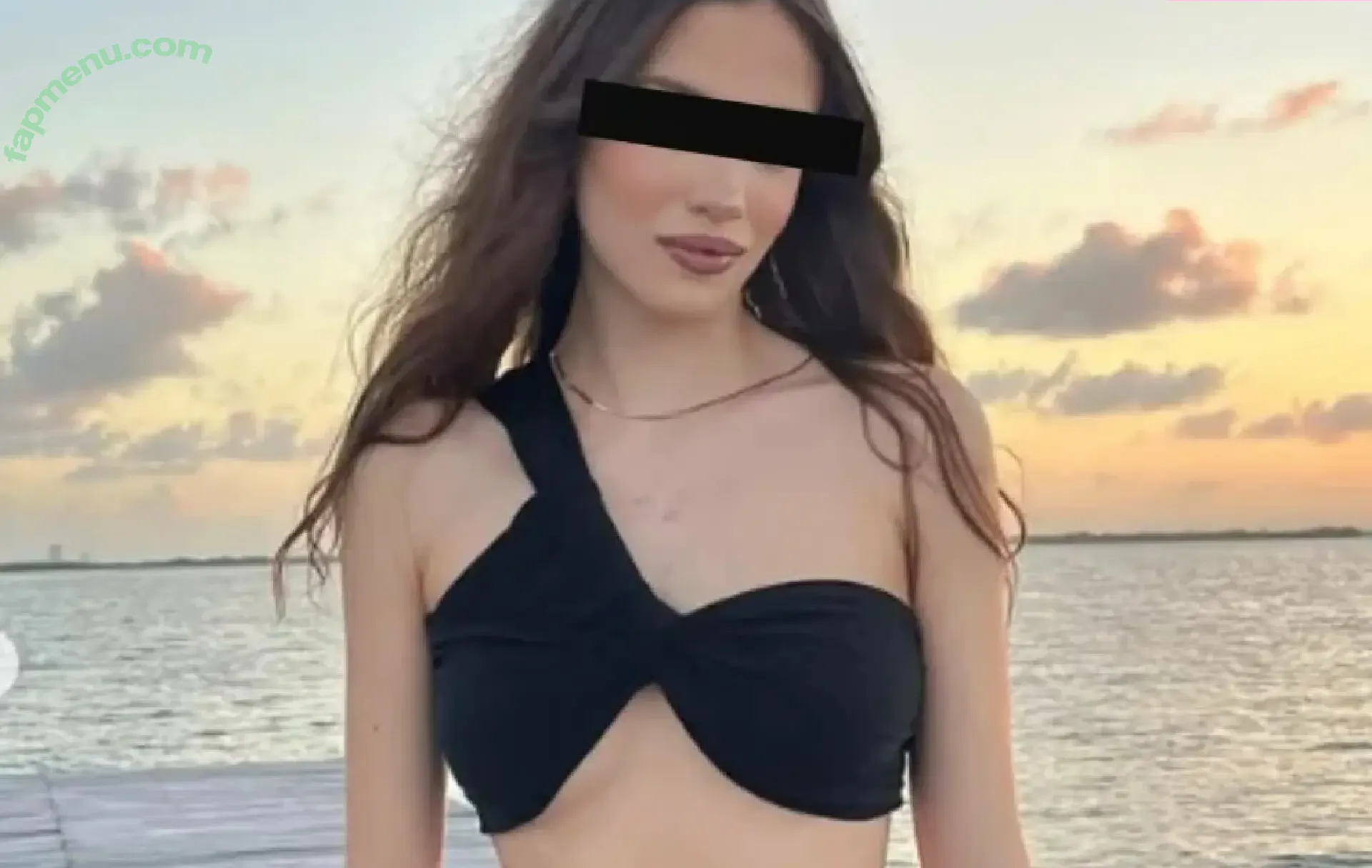 Marianne Gonzaga nude photo #0003 (Marianne Gonzaga)