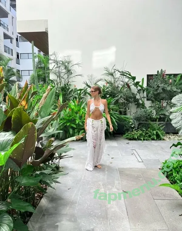 Marianne Gonzaga nude photo #0004 (Marianne Gonzaga)