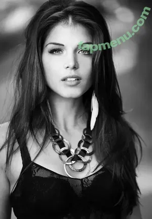 Marie Avgeropoulos / marieavgeropoulos nude photo #0102