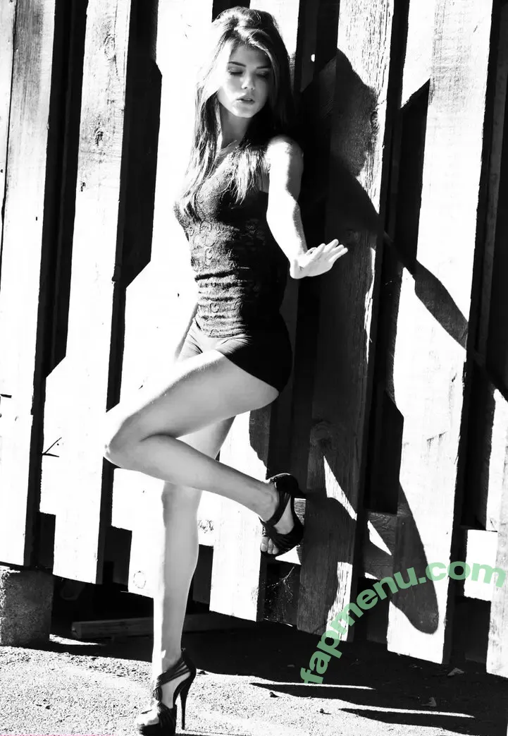 Marie Avgeropoulos nude photo #0103 (marieavgeropoulos)