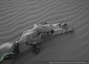 Marie Denise Schwarz / marie.denise_s nude photo #0044