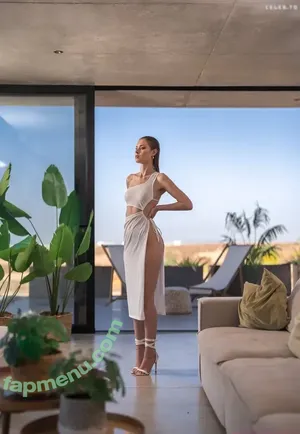 Marie Denise Schwarz / marie.denise_s nude photo #0056