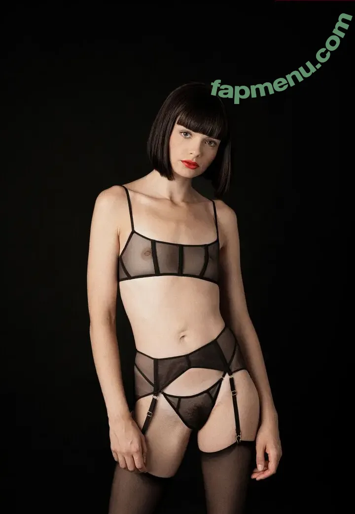 Marie Grippon nude photo #0213 (Mariegripponpro / mariegrippon)