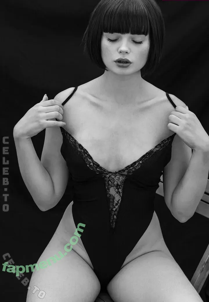 Marie Grippon nude photo #0277 (Mariegripponpro / mariegrippon)