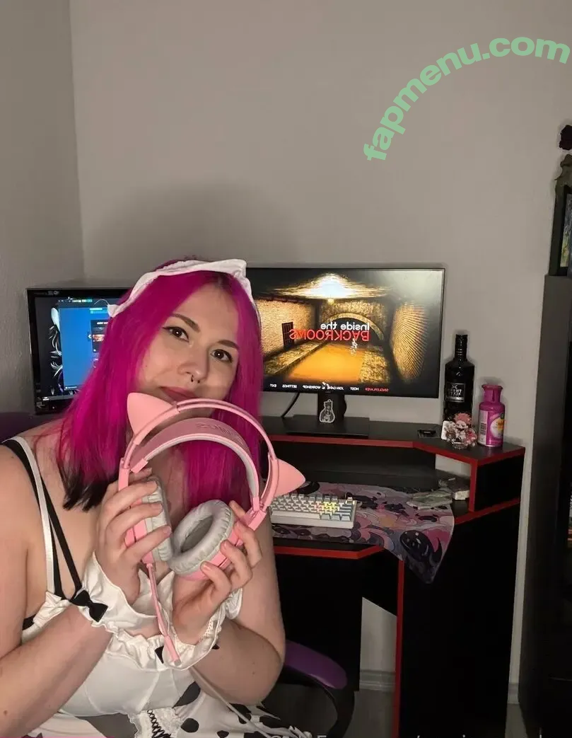 Marie Wunder nude photo #0088 (marie-wunder / marie.wunderlust_)