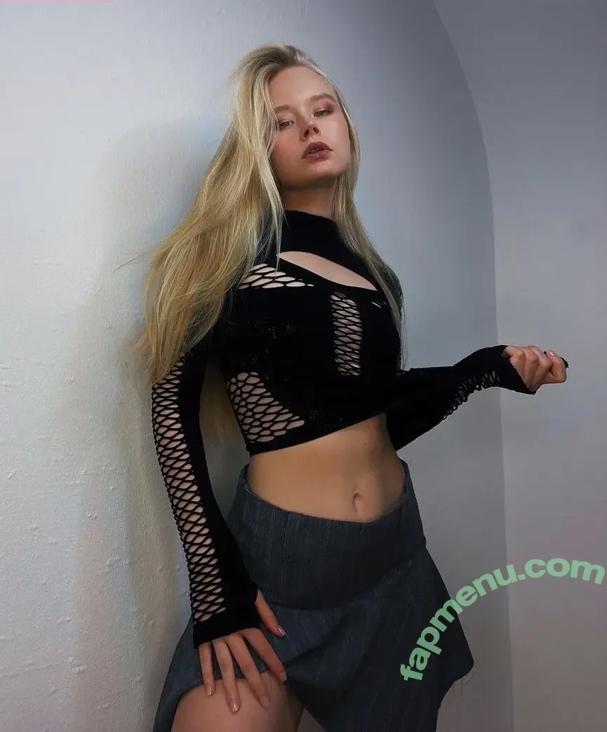 Marieejoan nude photo #0096 (marieeejoan)