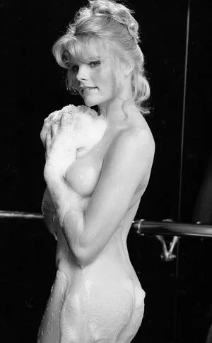 Mariel Hemingway / marielhemingway nude photo #0132