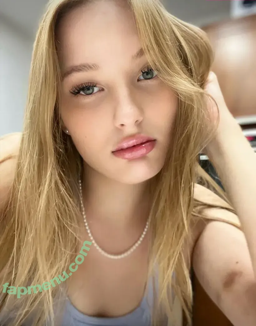 Marieplays nude photo #0012 (marie_plays)