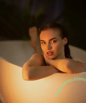  nude photo #0004