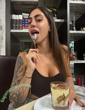 marikamilaniofficial / marika_milani_official nude photo #0011