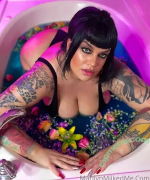 Marilyn Mayson / killthemwithfineness / marilynmilkedme nude photo #0046