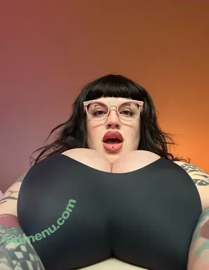 marilynmilkedme / killthemwithfineness nude photo #0002