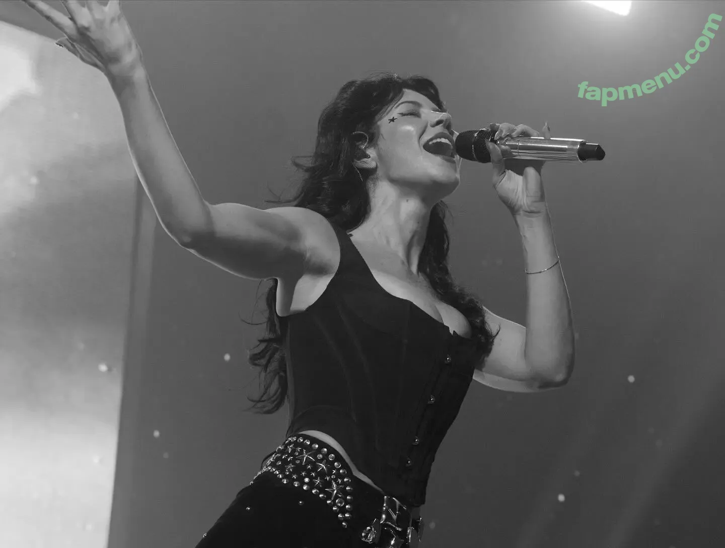 Marina Diamandis nude photo #0664 (marina and the diamonds / marinadiamandis)