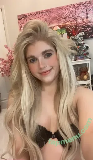 Marina Joyce / marinamewmeow nude photo #0010