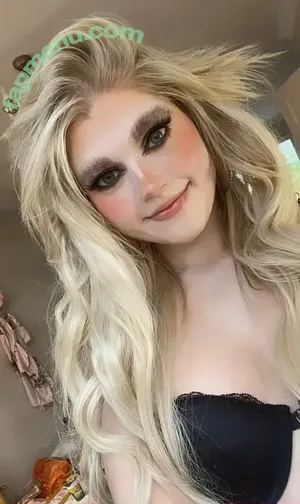 Marina Joyce / marinamewmeow nude photo #0012