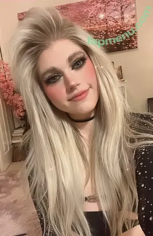 Marina Joyce / marinamewmeow nude photo #0016