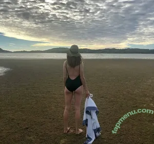 Marina Squerciati / marinasqu nude photo #0036