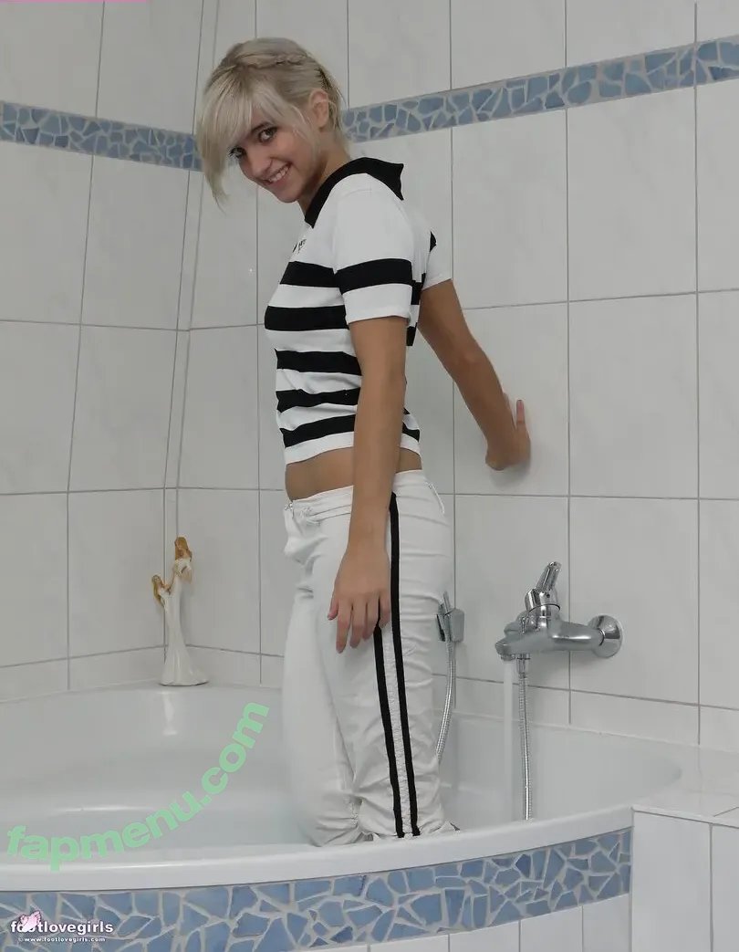 Marinka nude photo #0256 (Marinka)