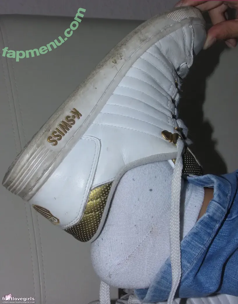 Marinka nude photo #0304 (Marinka)