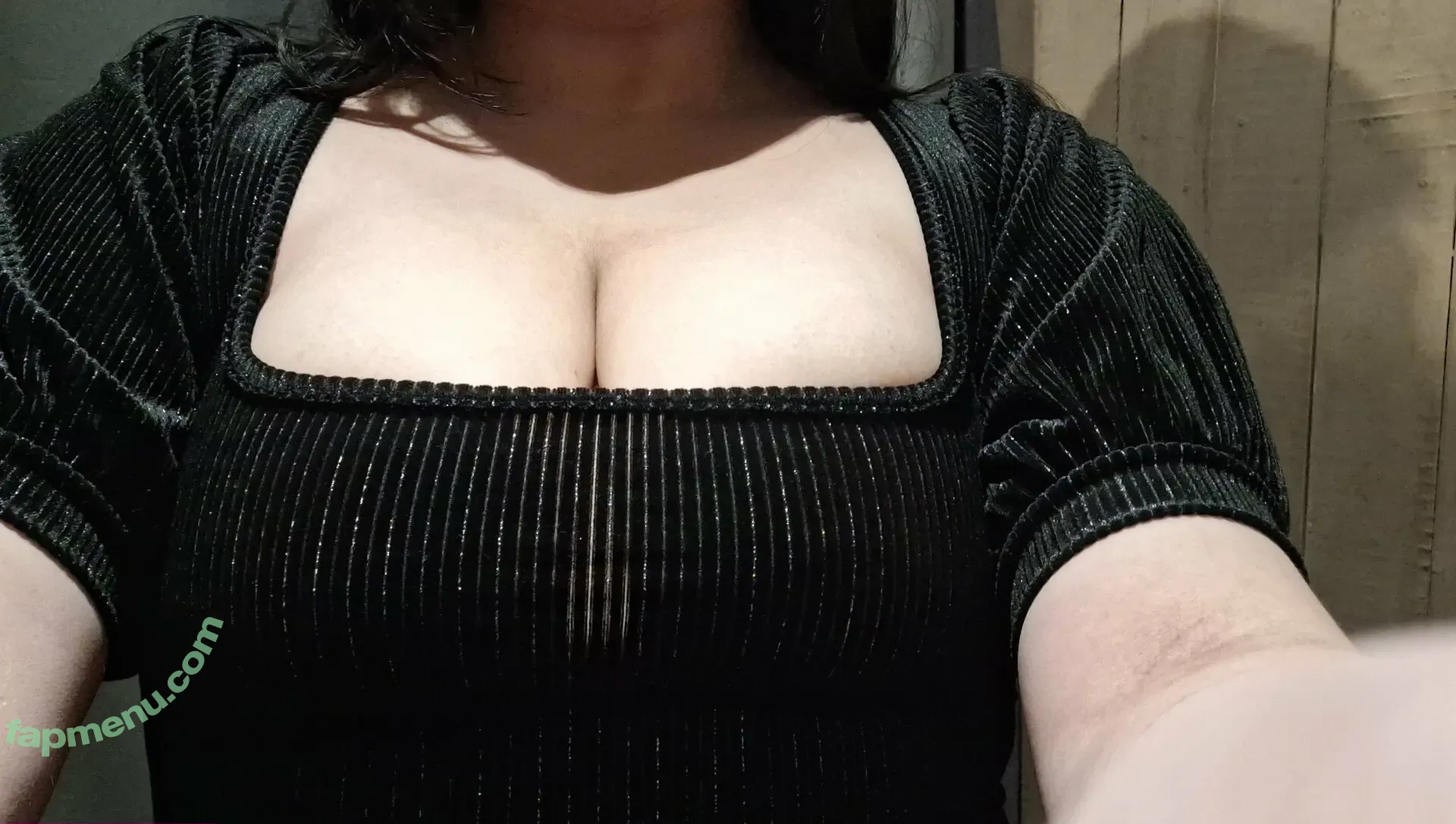 marinsfwtwt nude photo #0008 (marinsfwww)