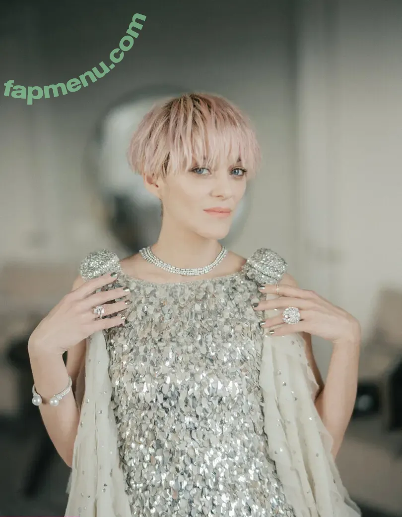 Marion Cotillard nude photo #0162 (marion_cotillar / marioncotillard)