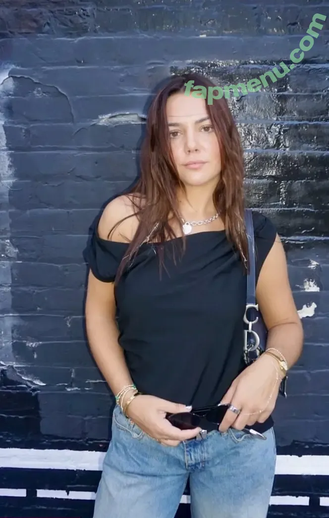 Marirae03 nude photo #0022 (Marirae03)