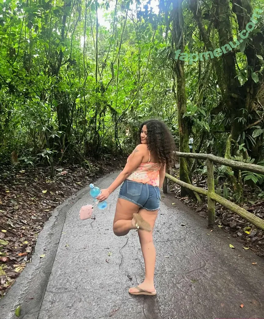 marireadytoparti nude photo #0003 (_mariana.47)