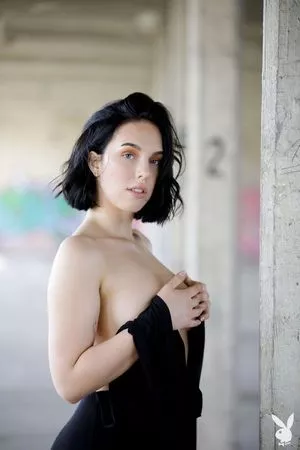 Marisa Ehret / posts / theothermidwife nude photo #0043