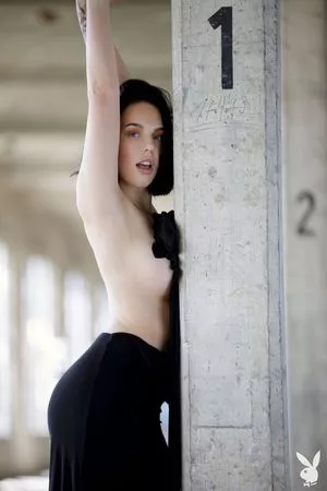 Marisa Ehret / posts / theothermidwife nude photo #0045